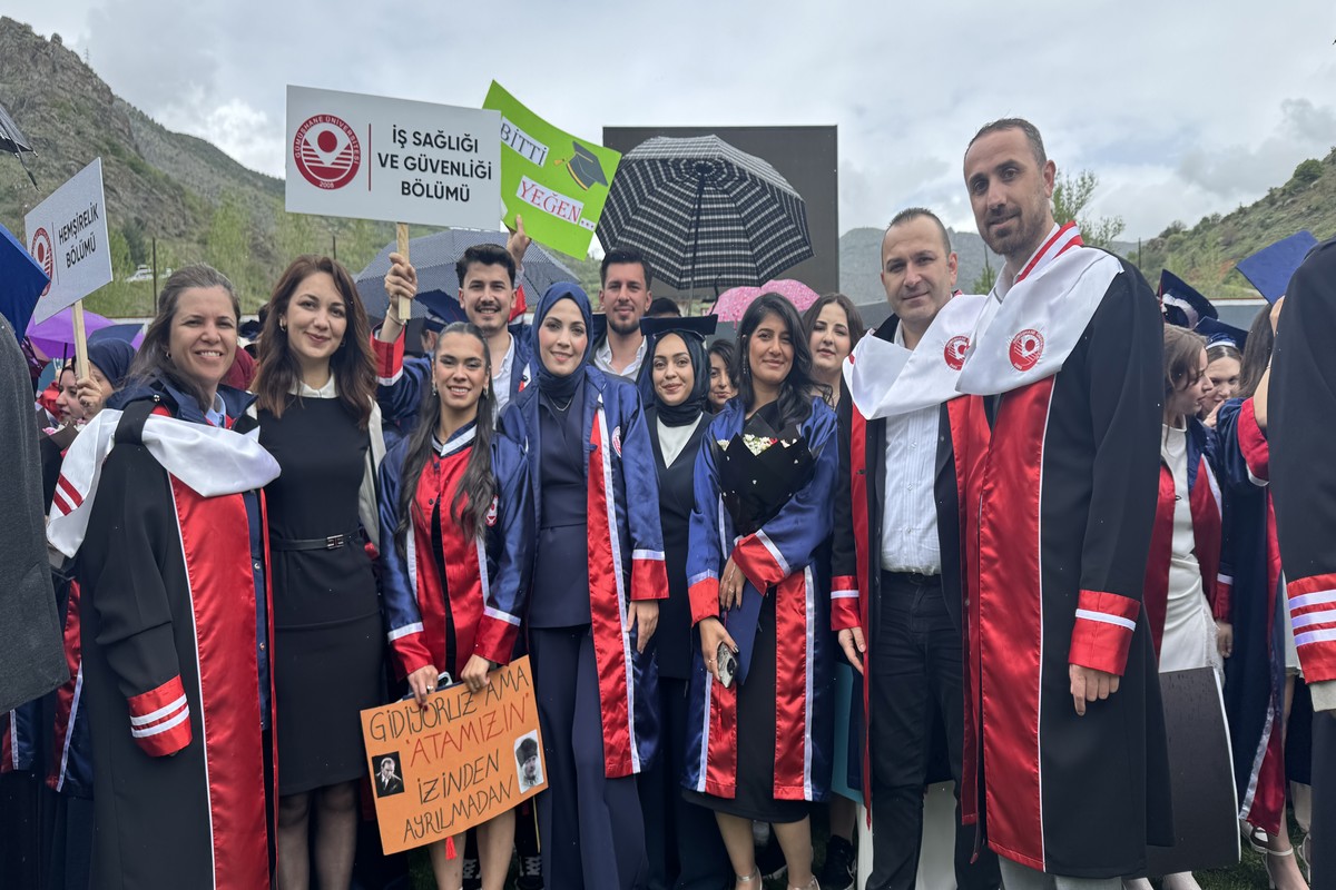 Mezuniyet Töreni ve Yemin Programı Gerçekleştirildi
