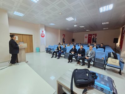 Kelkit Sema Doğan Sağlık Hizmetleri Meslek Yüksekokulunda "MEDEK Akreditasyon Süreci ve Kalite Standartları” konulu eğitim düzenlendi