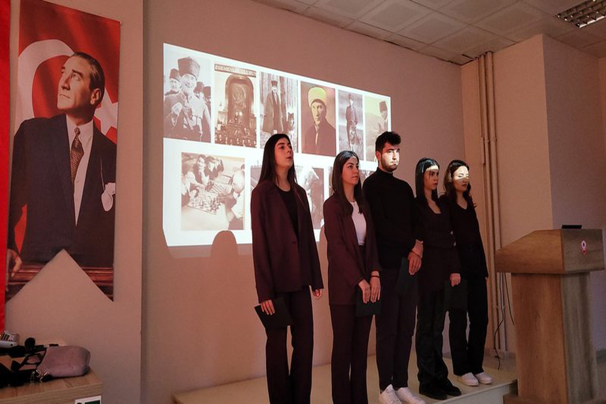 Yüksekokulumuzda Atatürk'ü Anma Programı gerçekleştirildi