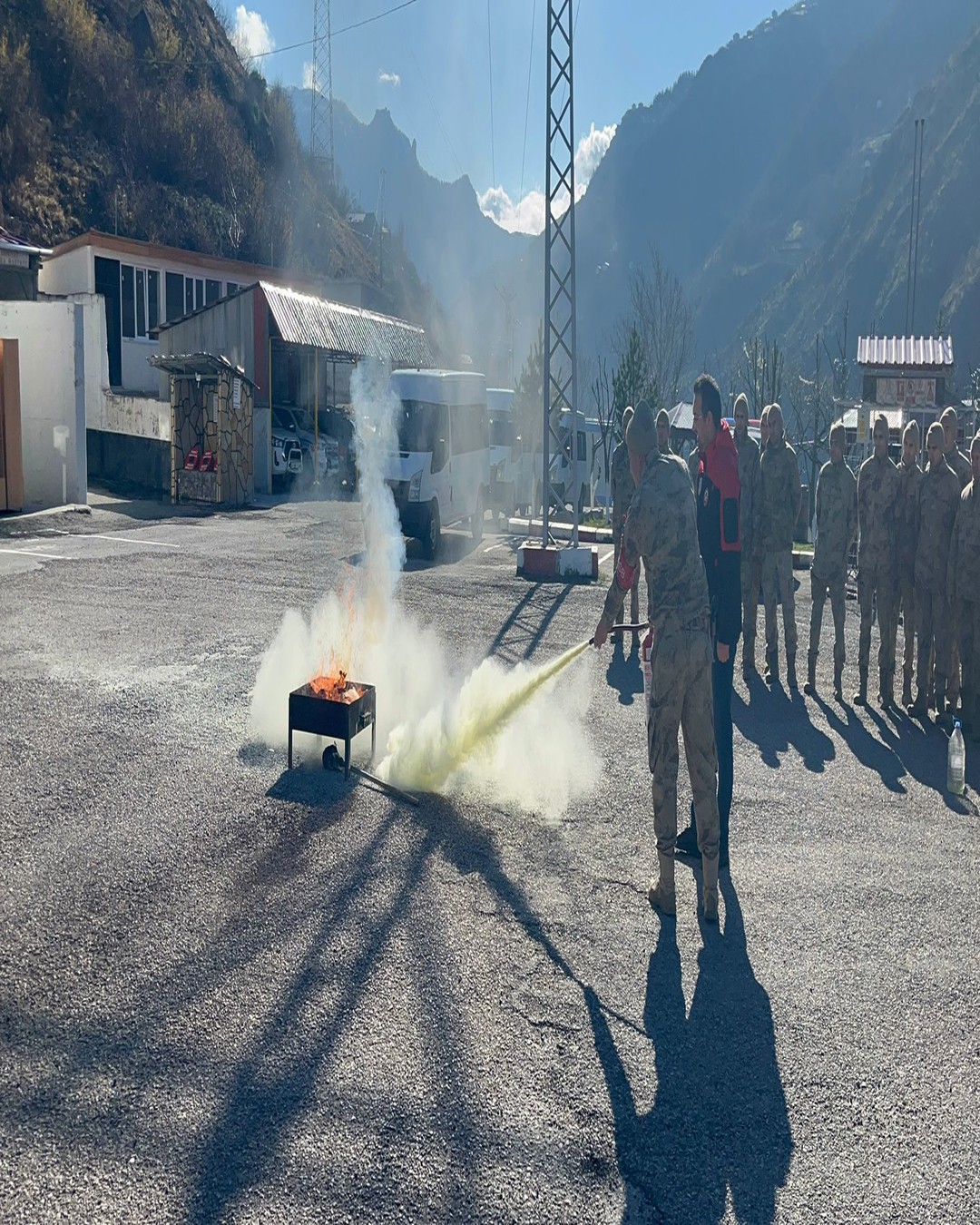 Kürtün MYO’dan Jandarma Personeline Yangın Güvenliği Eğitimi