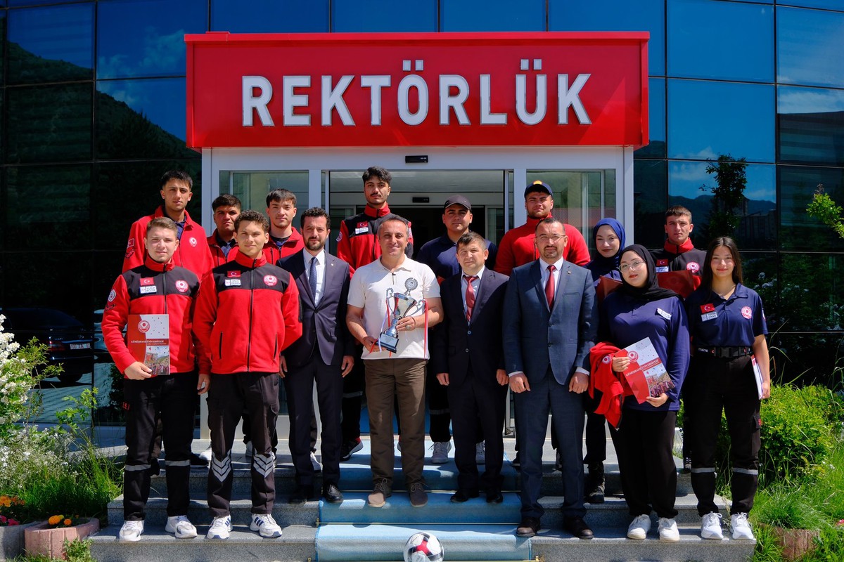 Türkiye Şampiyonu Öğrencilerimiz Rektörümüz Prof. Dr. Oktay YILDIZ Tarafından Kabul Edildi