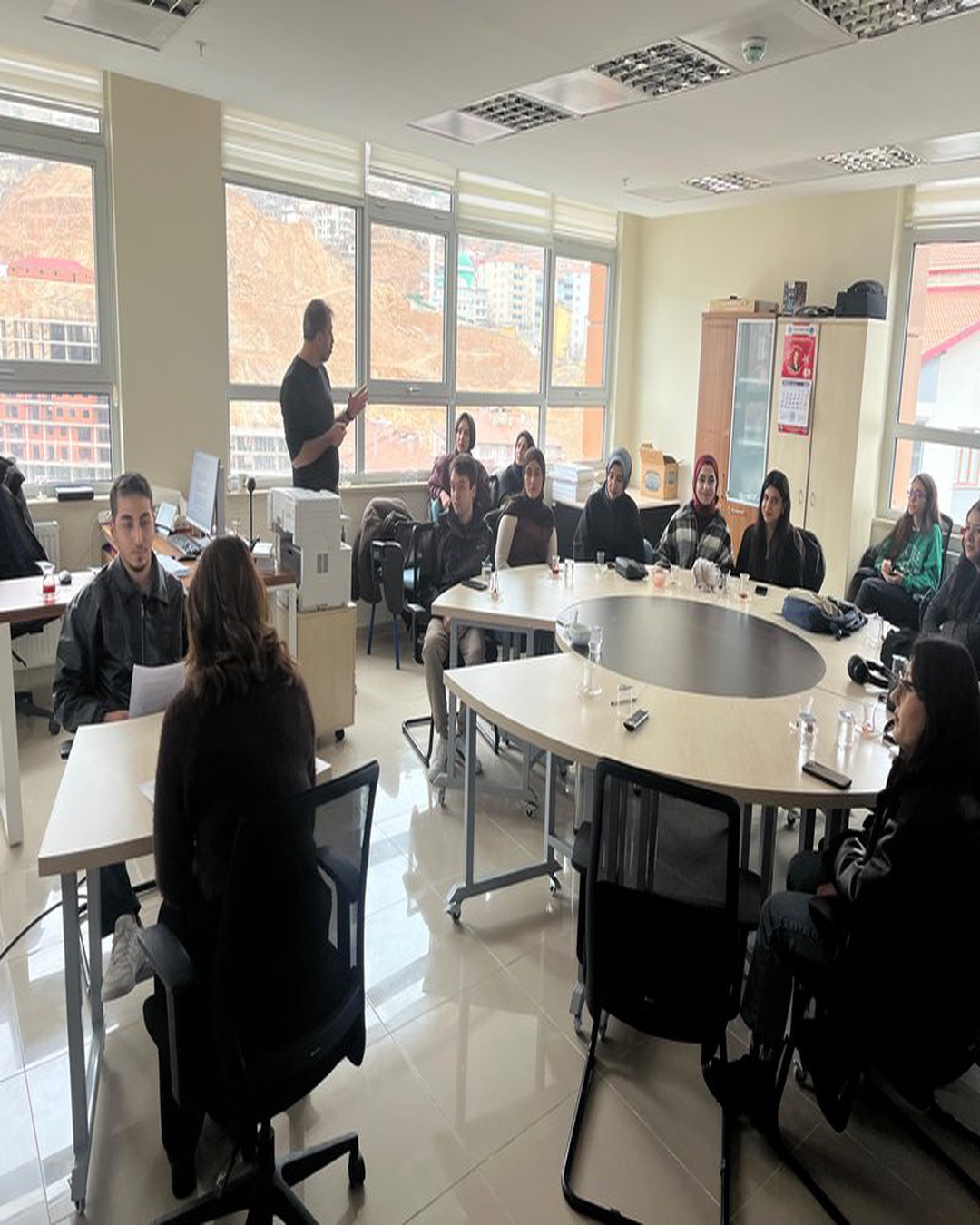 Öğrencilerimize İŞKUR tarafından “CV Hazırlama ve Mülakat Teknikleri” eğitimi verildi.
