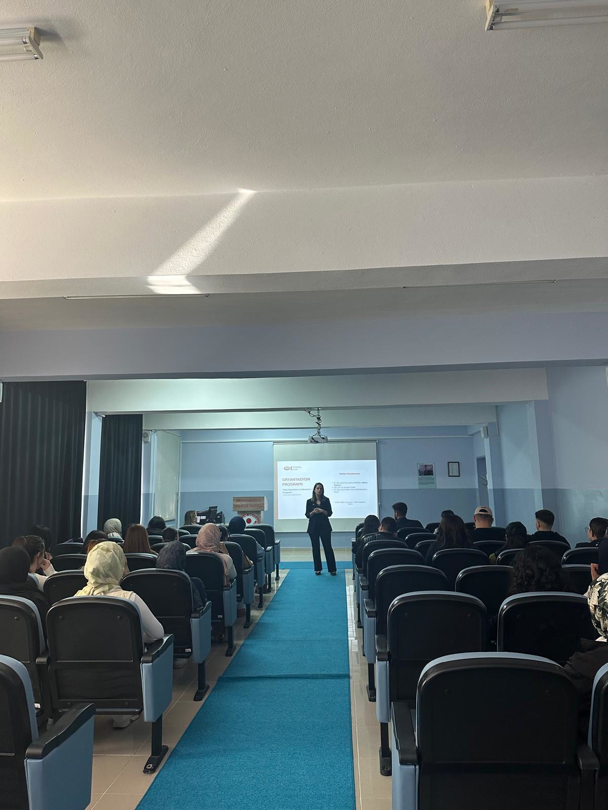 Torul MYO’da Yeni Öğrencilere Mesleğe ve Üniversiteye İlk Adım: Optisyenlik Oryantasyon Programı Düzenlendi