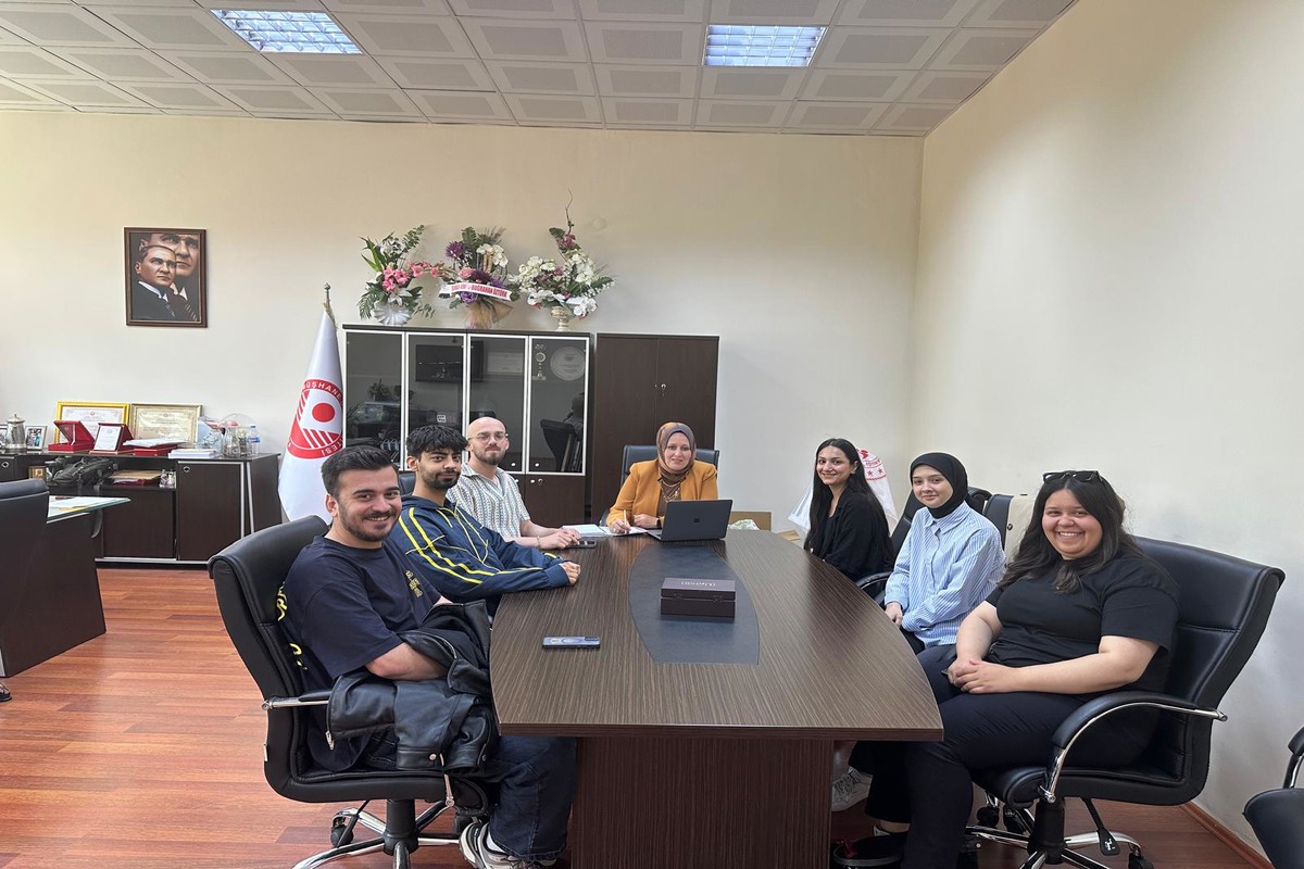 2025-2026 Bahar Dönemi Sonu Dekanlığımız Sınıf Temsilcileriyle Toplantı Gerçekleştirdi