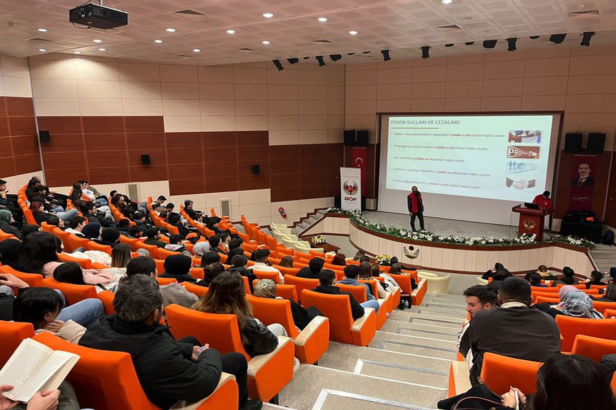 Fakültemizde Terörle Mücadelede Bilgilendirme ve Önleme Faaliyetleri Semineri Gerçekleştirildi