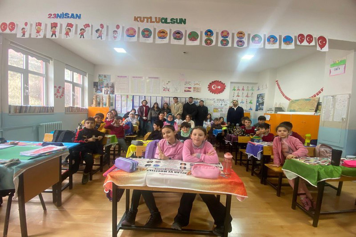 Turizm Rehberliği Bölümü Öğrencilerinden Anlamlı Sosyal Sorumluluk Projesi
