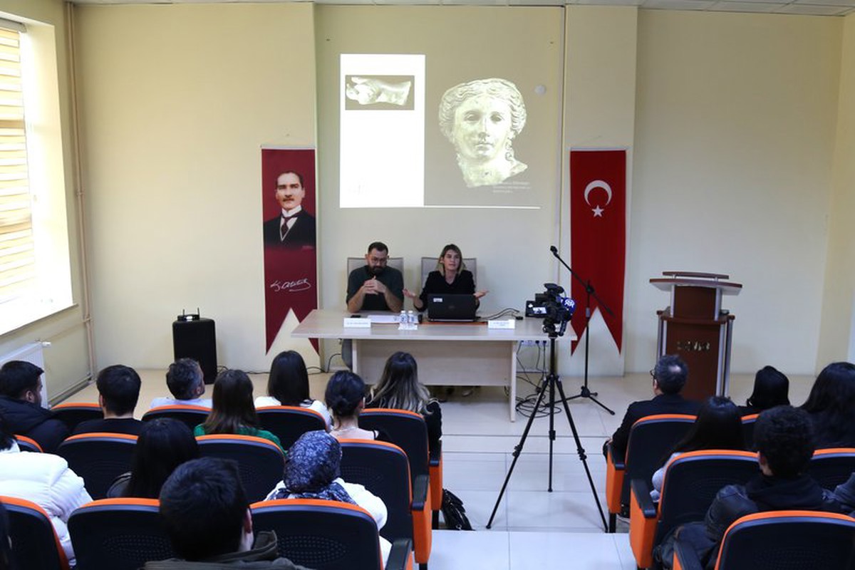 Bölümümüzün Gerçekleştirdiği Söyleşide Satala Kenti Ele Alındı