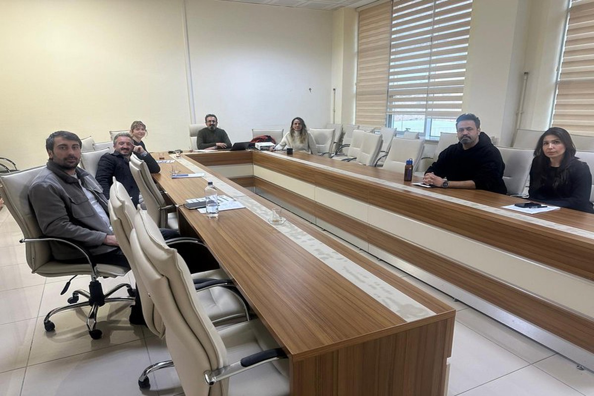 Turizm Rehberliği Bölümü Akreditasyon Çalışmaları Kapsamında Ders Müfredatı Değerlendirme Toplantısı Gerçekleştirdi