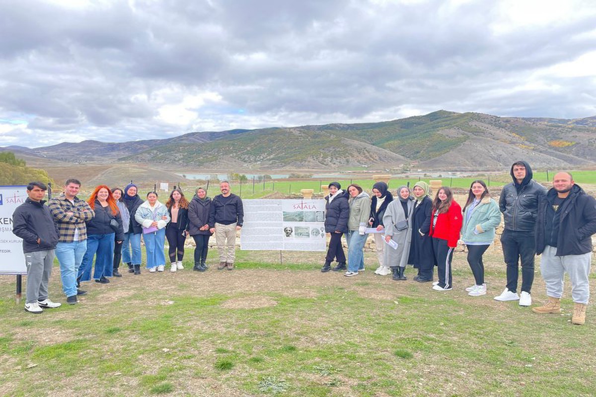 Turizm Rehberliği Bölümü Öğrencilerimiz Satala Antik Kenti, Kov Kalesi ve Süleymaniye Mahallesi’nde