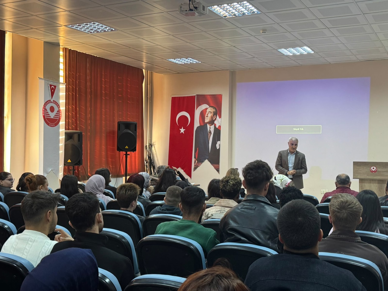 Gümüşhane-Bayburt Havalimanı Müdürü Timuçin Sekban Öğrencilerimizle Bir Araya Geldi.