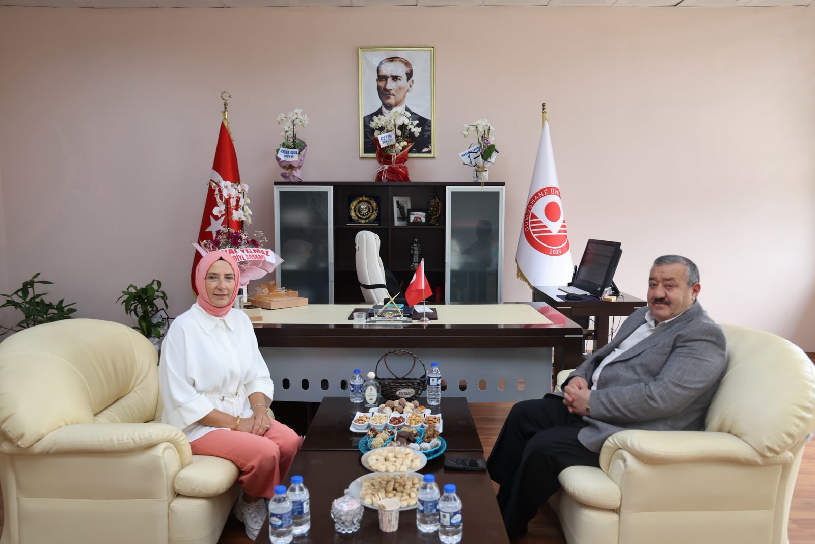 Kelkit Belediye Başkanı Ünal Yılmaz’dan Doç. Dr. Hacer Kaya’ya Hayırlı Olsun Ziyareti